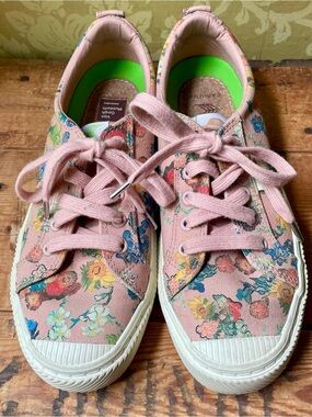 Cariuma x Van Gogh Museum Pink Floral Low-Top Sneakers